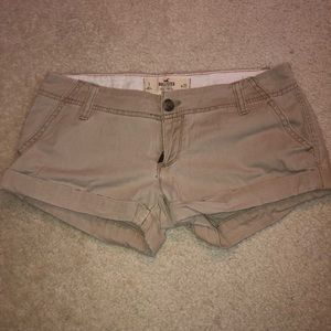 light khaki hollister shorts women’s size 25